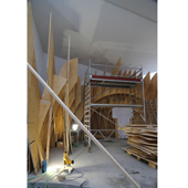 Baufortschritte - Februar 2013 - Der Innenausbau der Kirche hat mit der Installation der Holz-Innenkuppel begonnen.
